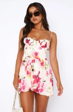 Front Page -White Fox Sales 04.08.2344619