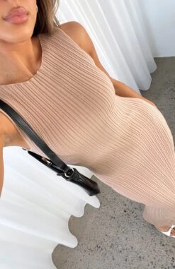 Tami Maxi Dress Beige -White Fox Sales C8ECEBA1 1D18 4A3B B569 379033D23668